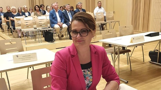 Radna Sejmiku z Ostrowca, Magdalena Zieleń  jest przewodniczącą Komisji Budżetu i Finansów Sejmiku Województwa Świętokrzyskiego.