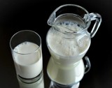 Afera mleczarska: Policja zatrzymała kolejnych 11 osób. Mleko w Spółdzielni Mleczarskiej Gostyń było rozcieńczane wodą?