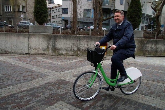 Nowy rower miejski w Bielsku-Białej przetestował prezydent Jarosław Klimaszewski
