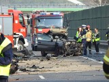 Wasilków: Wypadek na DK19. Czołowe zderzenie ciężarówki z oplem. Kierowca cudem przeżył (zdjęcia) [08.04.2019]