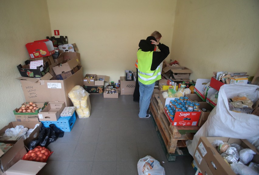 W punkcie pomocy dla uchodźców przy ul. Hryniewieckiego w Szczecinie brakuje żywności i środków higieny osobistej