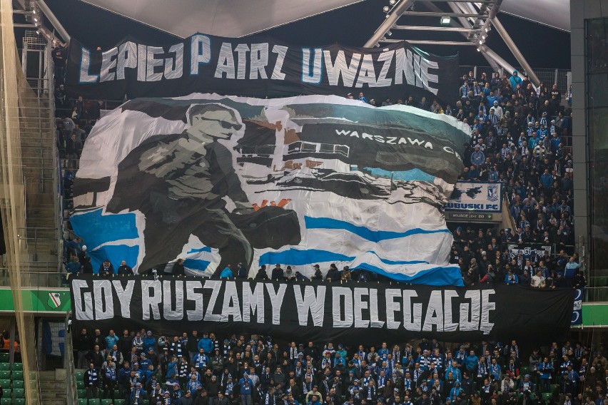 Lech Poznań: Grupa kibiców Ultras Lech przestała istnieć. Kto zajmie się oprawami? Znamy kulisy ataku chuliganów Widzewa Łódź