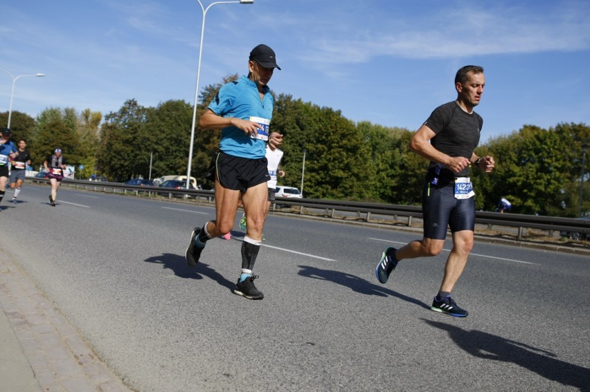 Uczestnicy Maratonu Warszawskiego 2018. Więcej zdjęć...