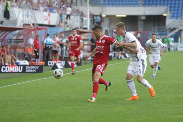 Piast Gliwice - Legia Warszawa ONLINE. Gdzie oglądać w telewizji? TRANSMISJA NA ŻYWO