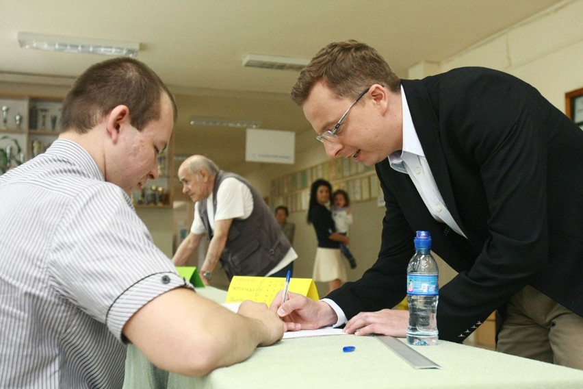 Łódzcy politycy zagłosowali w wyborach do europarlamentu 2014 [ZDJĘCIA]