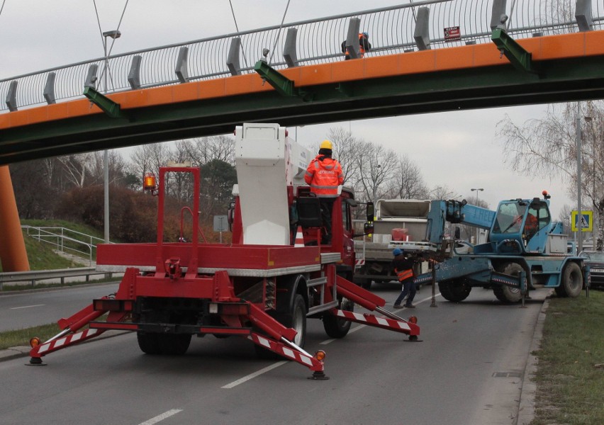 W poniedziałek gdyńska firma Vistal montowała na wadliwej...