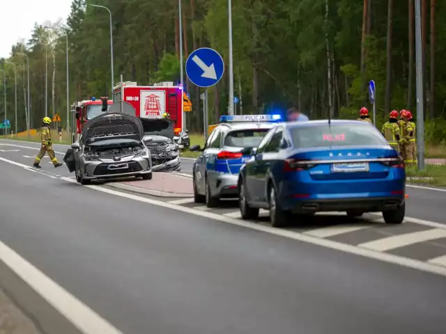 Volkswagen i toyota zderzyły się na drodze krajowej 63 z Zambrowa do Łomży