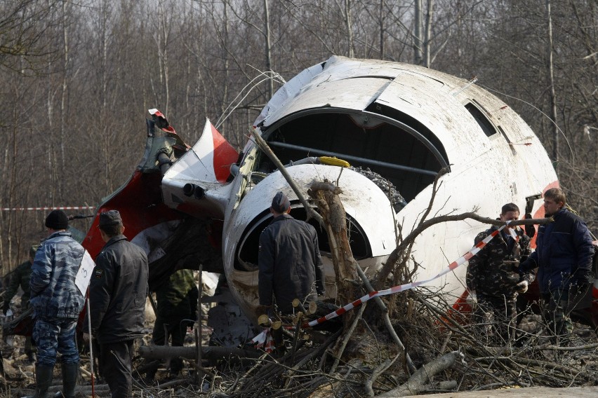 Smoleńsk: Czwarta rocznica katastrofy samolotu prezydenckiego Tu-154M [ZDJĘCIA, WIDEO]