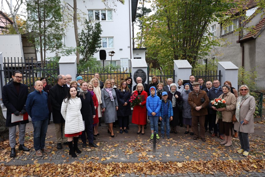 Gdańsk: Pamiątkowa tablica w setną rocznicę urodzin profesor Joanny Muszkowskiej-Penson