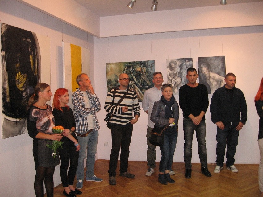Otwarcie wystawy Nieformalnej Grupy Artystów „Skład doczepiony” w galerii Łaźnia w Radomiu (zdjęcia)