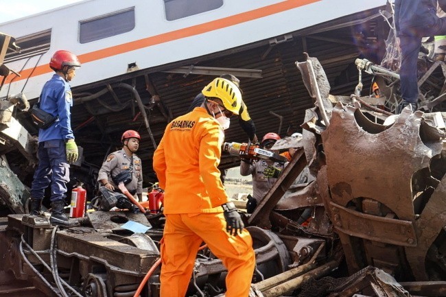Zderzenie pociągów. Trzy osoby nie żyją, a 28 zostało rannych