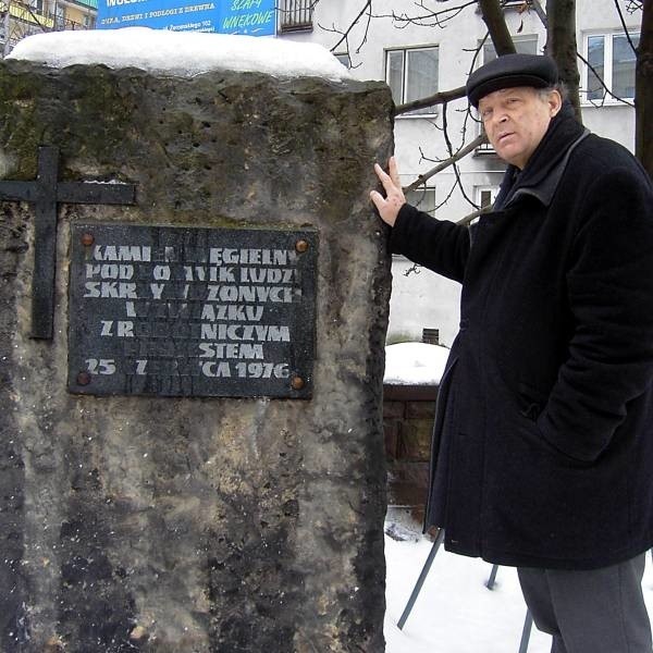 - Kamień węgielny sam w sobie stał się pomnikiem - uważa Bronisław Kawęcki, przed laty przewodniczący społecznego komitetu budowy pomnika Czerwca 1976 przy ulicy Żeromskiego.