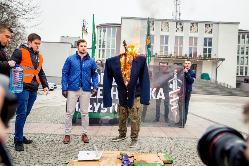 Happening Młodzieży Wszechpolskiej odbył się w piątek przed...