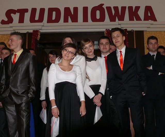 Studniówka maturzystów z LO im. kard. Stefana Wysz