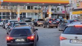 Kolejki na stacjach paliw i wzrost cen, wykupywanie agregatów w Świętokrzyskiem. To reakcja na inwazję Rosji na Ukrainie. Zobaczcie zdjęcia