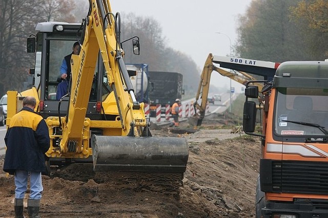 24-kilometrowy odcinek do Jeżewa ma być gotowy za dwa lata. Zgodnie z umową budowa miała ruszyć w połowie sierpnia.