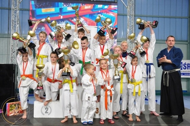 Karatecy Akademii BUDO i Rozwoju Osobowości zdobyli 30 medali w dwóch turniejach o Puchar Świętego Mikołaja.