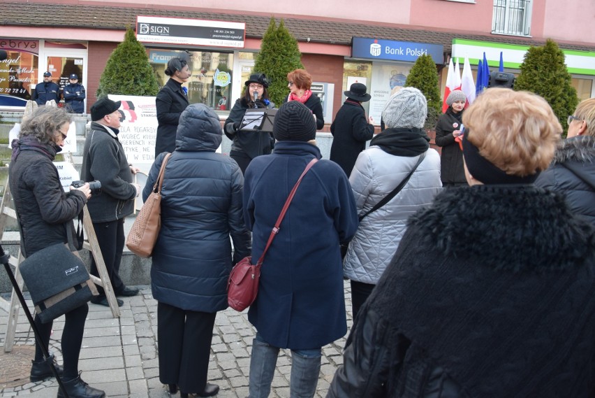 "Silne nie brutalne". Stargardzka odsłona Międzynarodowego Strajku Kobiet [zdjęcia, wideo]