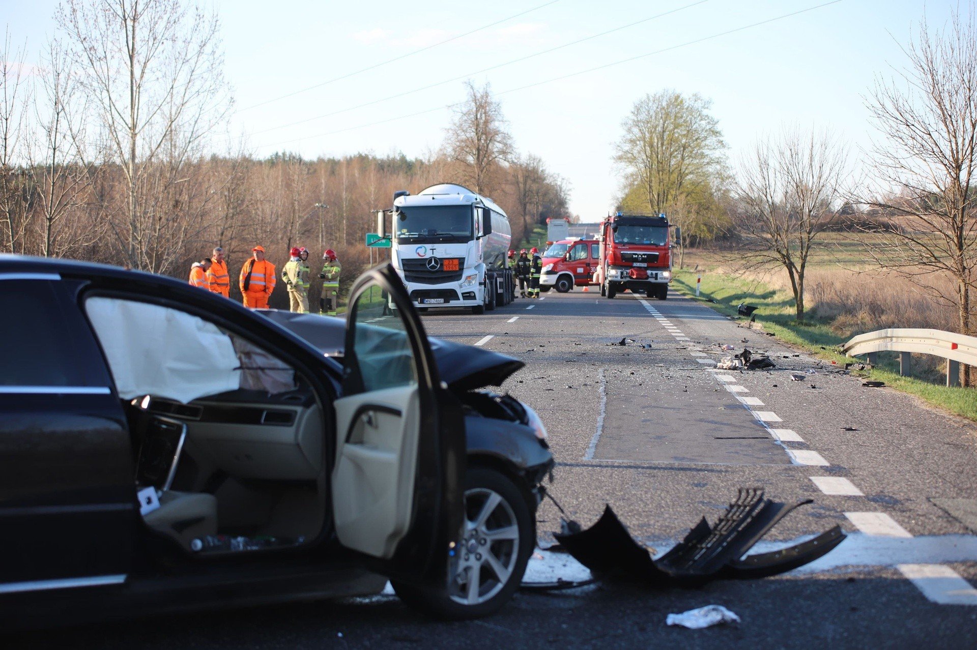 Wypadek w Lisowie. W zderzeniu w świąteczną noc zginęły dwie osoby [zdjęcia  z miejsca wypadku] | Głos Koszaliński