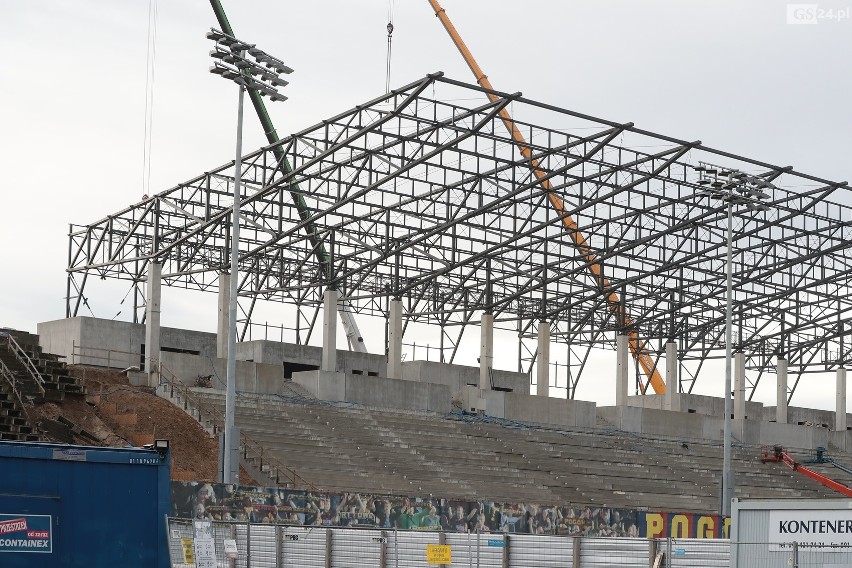 Stadion w Szczecinie. Prace budowlane idą pełna parą. Nowe ZDJĘCIA z placu budowy