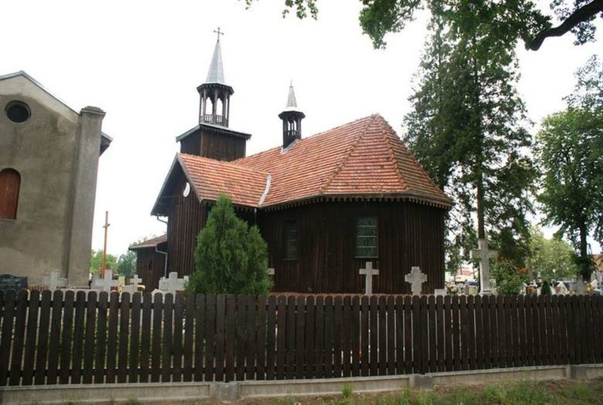 Kościół Podwyższenia Krzyża Świętego w Żołędowie –...