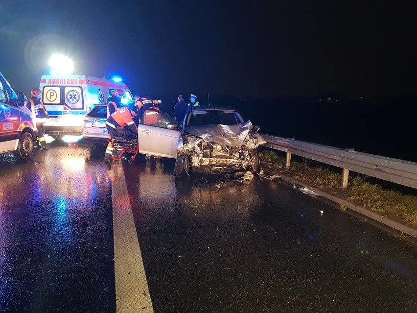 Śmiertelny wypadek na autostradzie A4 w Kłaju, nie żyje 45-letnia kobieta [ZDJĘCIA]