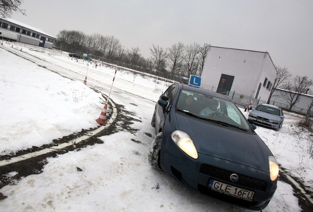 Na terenie powiatu lęborskiego działa wiele szkół nauki jazdy, chętnych do nauki jest jednak coraz mniej.