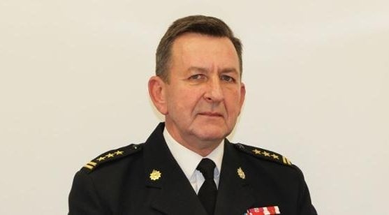 Na kolejnych slajdach oświadczenie majątkowe starszego brygadiera Sławomira Karwata, komendanta miejskiego Państwowej Straży Pożarnej w Kielcach >>>