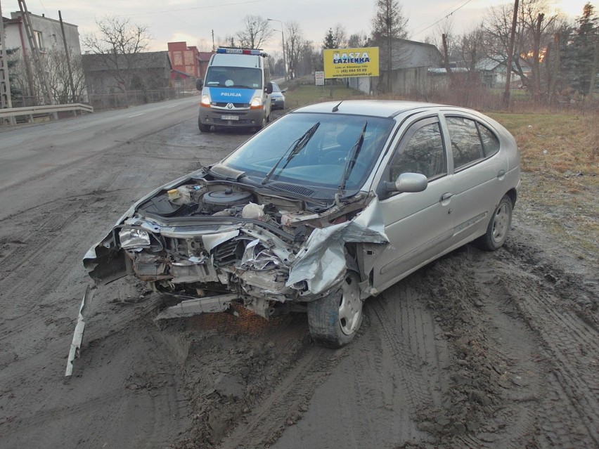 Wypadek na Szczecińskiej w Łodzi. Trzy osoby zostały ranne [ZDJĘCIA+FILM]