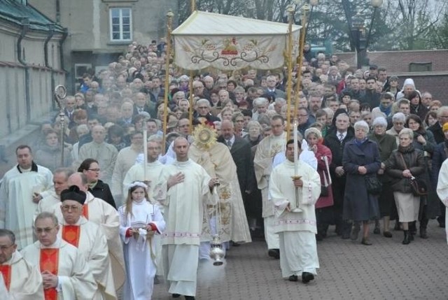 Procesja rezurekcyjna na Jasnej Górze