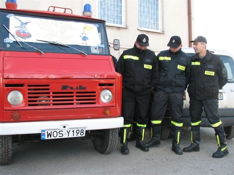 Nietypowy protest strażaków pod UG w Rzekuniu