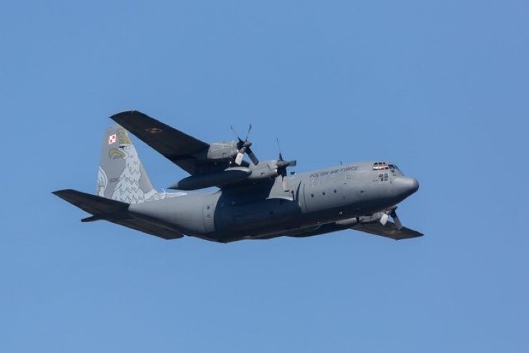 Atak na Izrael. Szef MON zapowiada ewakuację Polaków z Izraela samolotami C-130 Herkules