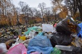 Tony śmieci szpecą cmentarze w Katowicach. Kiedy będą wywiezione? ZOBACZCIE ZDJĘCIA
