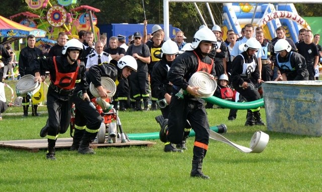 Męska drużyna na zawodach w Lipie.