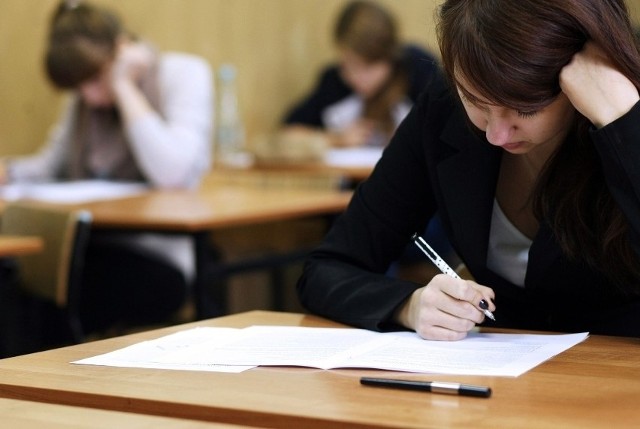Podsumowując, do egzaminu maturalnego w 2023 roku w województwie śląskim przystąpiło 27 473 uczniów, z czego 23 154 (84,3%) zdało wszystkie wymagane przedmioty.