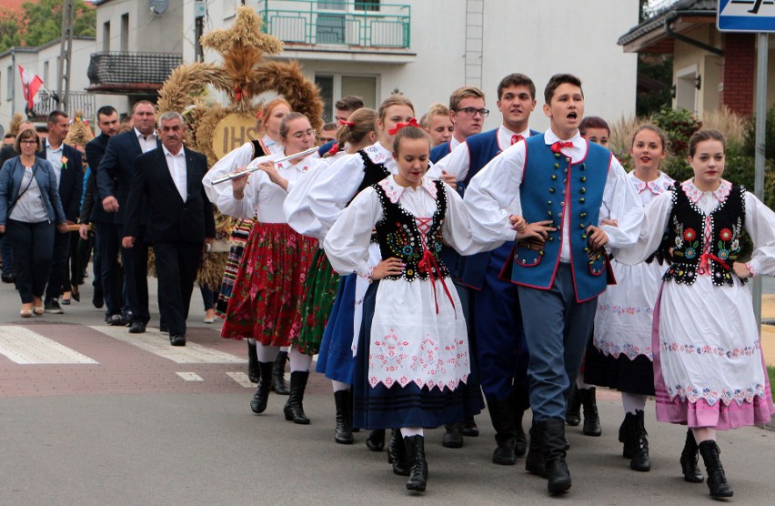 Po mszy dziękczynnej w kościele pw. św. Katarzyny w Łasinie...