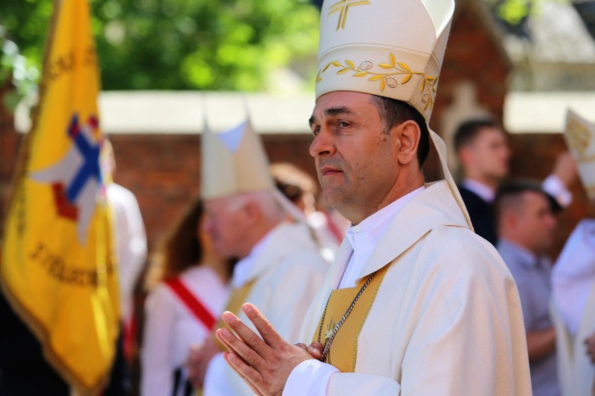 Bp Piotr Sawczuk, dotychczasowy biskup pomocniczy diecezji...
