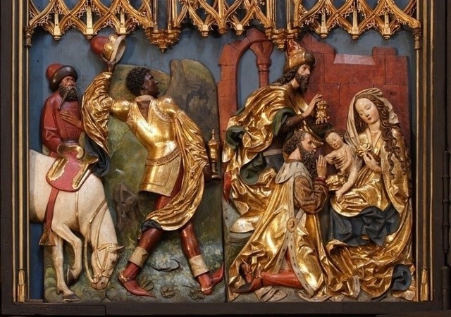 Scena przedstawiająca trzech mędrców oddających pokłon narodzonemu Jezusowi. Autorem jest Wit Stwosz
