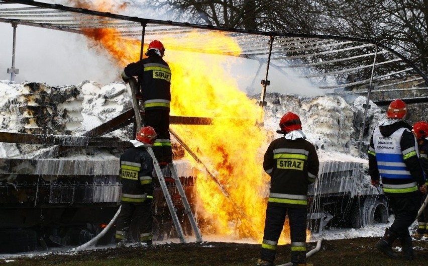 Białoruski tir przewoził piankę montażową oraz komponenty do...