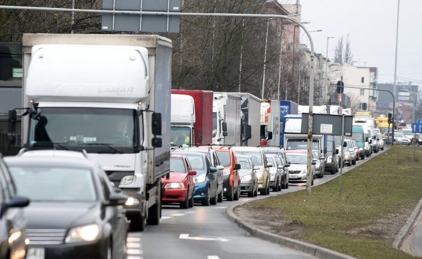 Kierowcy ciężarówek w Polsce mają swój specyficzny język, w...