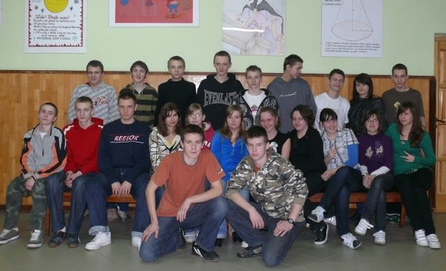 Klasa III B z Gimnazjum nr 3 w Ostrowcu