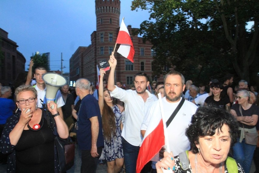 10 tysięcy osób protestowało we Wrocławiu w obronie sądów