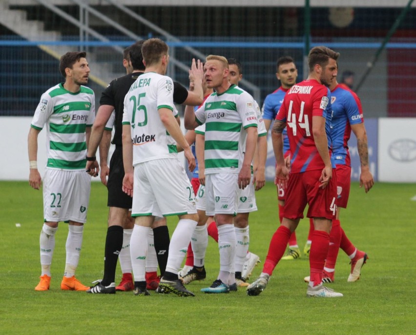 Lechia Gdańsk bliżej utrzymania. Bardzo ważne zwycięstwo biało-zielonych nad Piastem Gliwice [ZDJĘCIA]