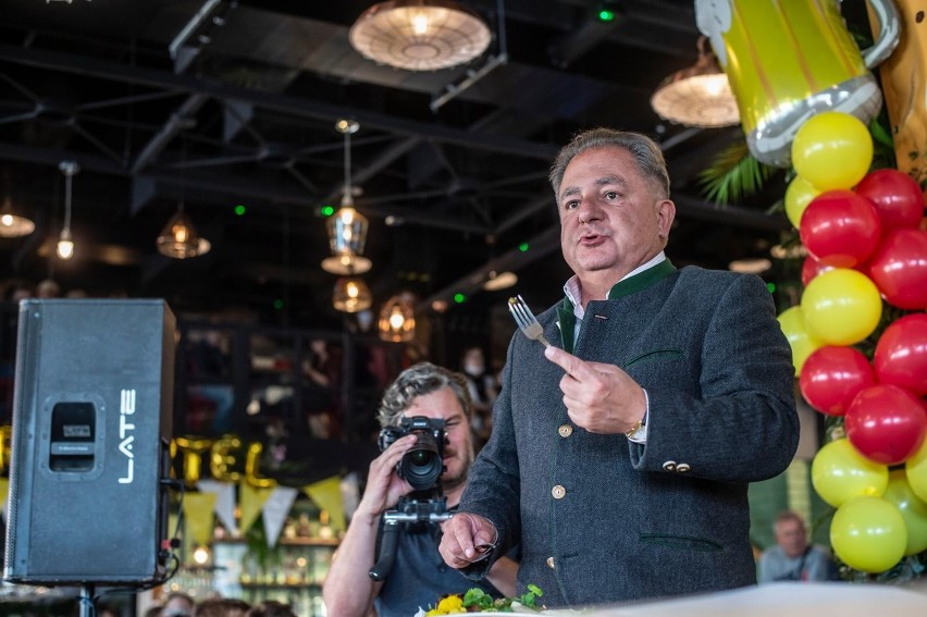 Toruń. Robert Makłowicz w I Liceum Ogólnokształcącym. Znawca kuchni i kultur pojawi się już jutro w Toruniu w ramach Multicultural Festival