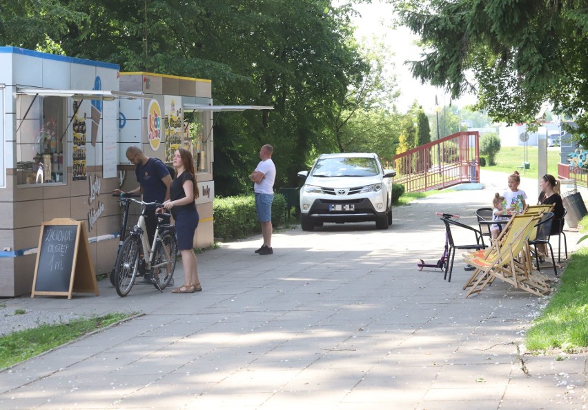 Upalne popołudnie nad zalewem na radomskich Borkach. Zobaczcie zdjęcia