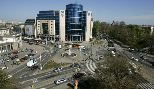 Obsługę 11 miejsc postojowych przy pl. Orląt Lwowskich ma zapewnić 1 parkomat