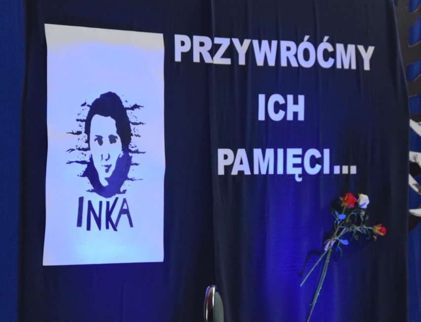 Ostrołęka. Obchody Dnia Pamięci Żołnierzy Wyklętych. Akademia w ZSZ nr 3 w Ostrołęce [ZDJĘCIA]