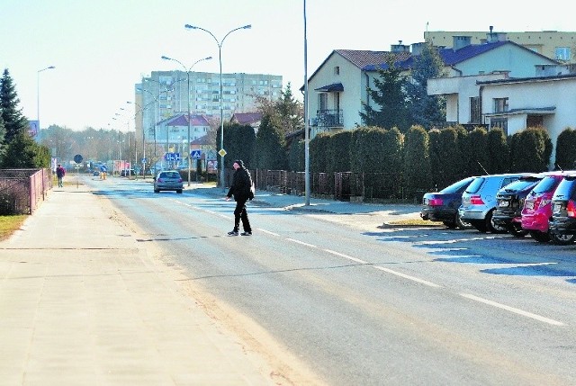 Ulica Zwierzyniecka to jedna z tych tarnobrzeskich dróg, które czekają w tym roku na remont. Modernizacja ma objąć fragment trasy aż do samego Lasu Zwierzynieckiego. Koszt to 800 tys. zł.