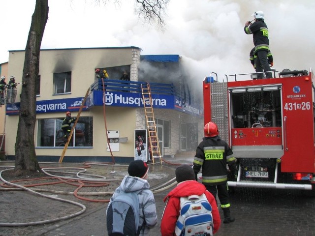 Płonie sklep w Ełku