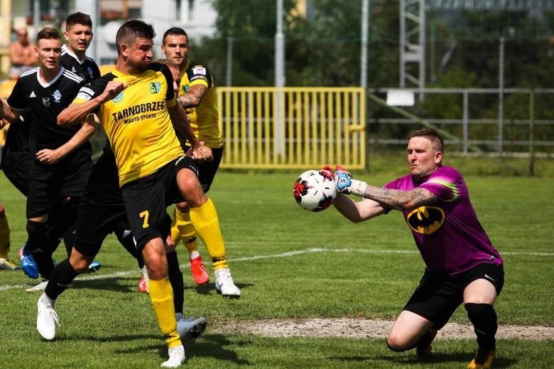 Pewne zwycięstwo Siarki Tarnobrzeg. Hat-trick Ropskiego (ZDJĘCIA)